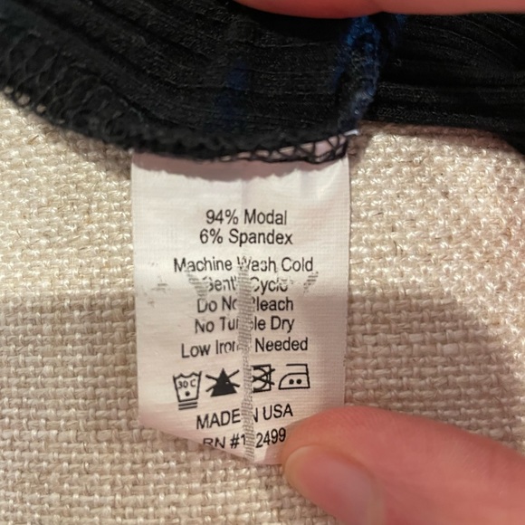 Amour Vert Ribbed Dress - Picture 6 of 6